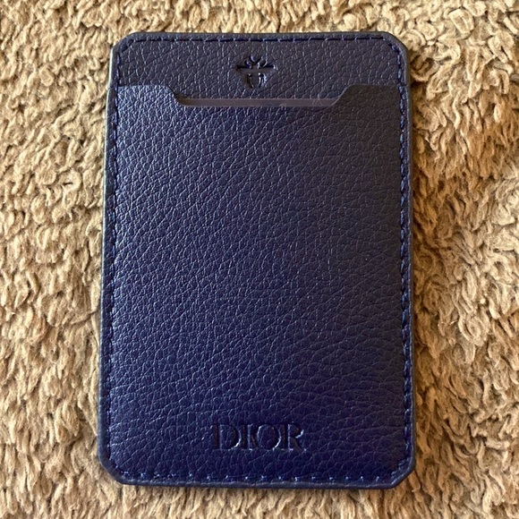 Dior card holder that sticks to the back of your phone. - Picture 1 of 2
